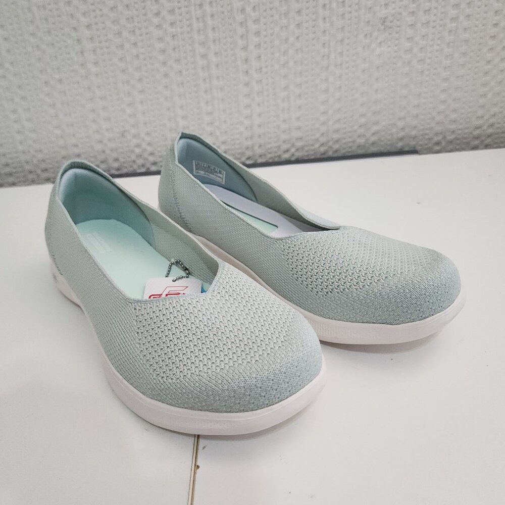 Skechers On-the-GO Flex Radiant Knit Skimmers in Mint Women's Size 10 Wide